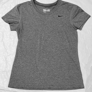 Nike women’s dri-fit t- shirt SZ M